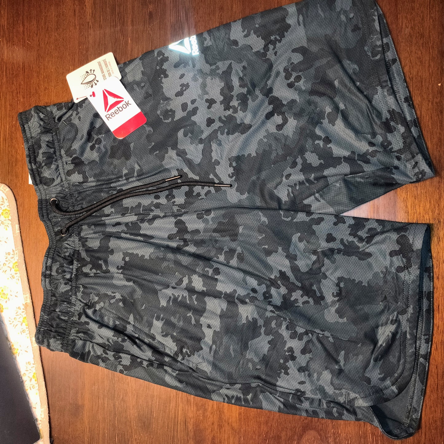 Reebok Shorts Core de 9" For Men and Big Man Size S
